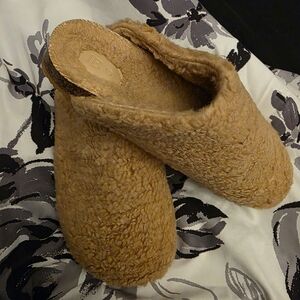 Intentionally Blank Apres Women's Slippers